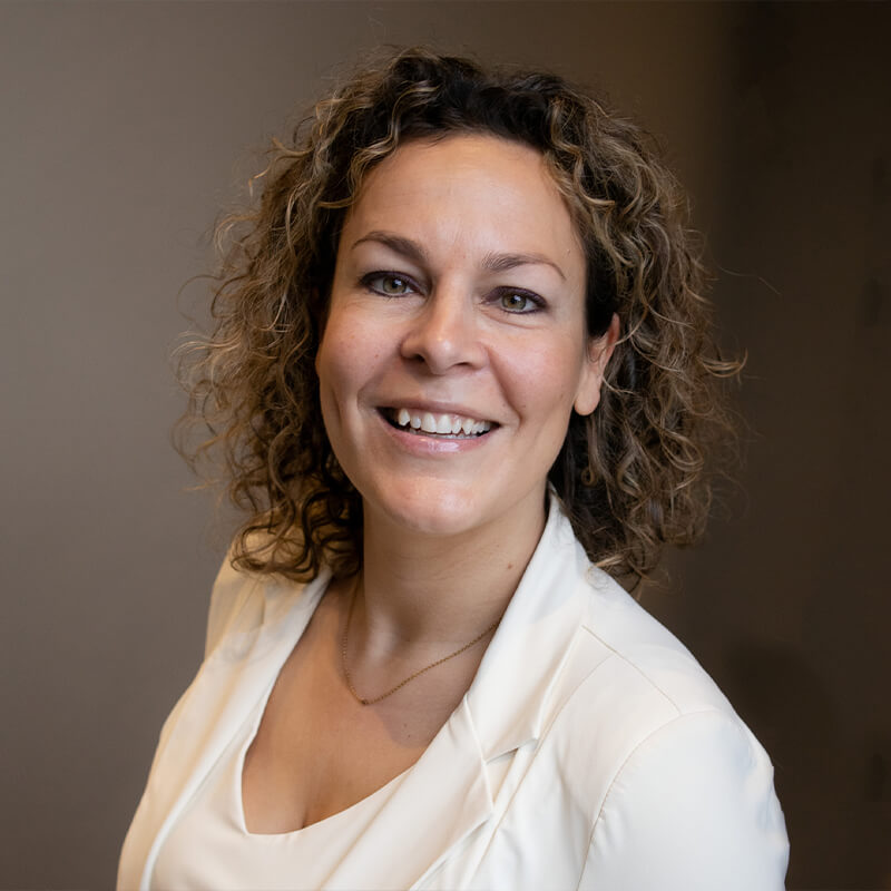 Senior OutSystems Developer Janneke van de Wouw HR Business Partner